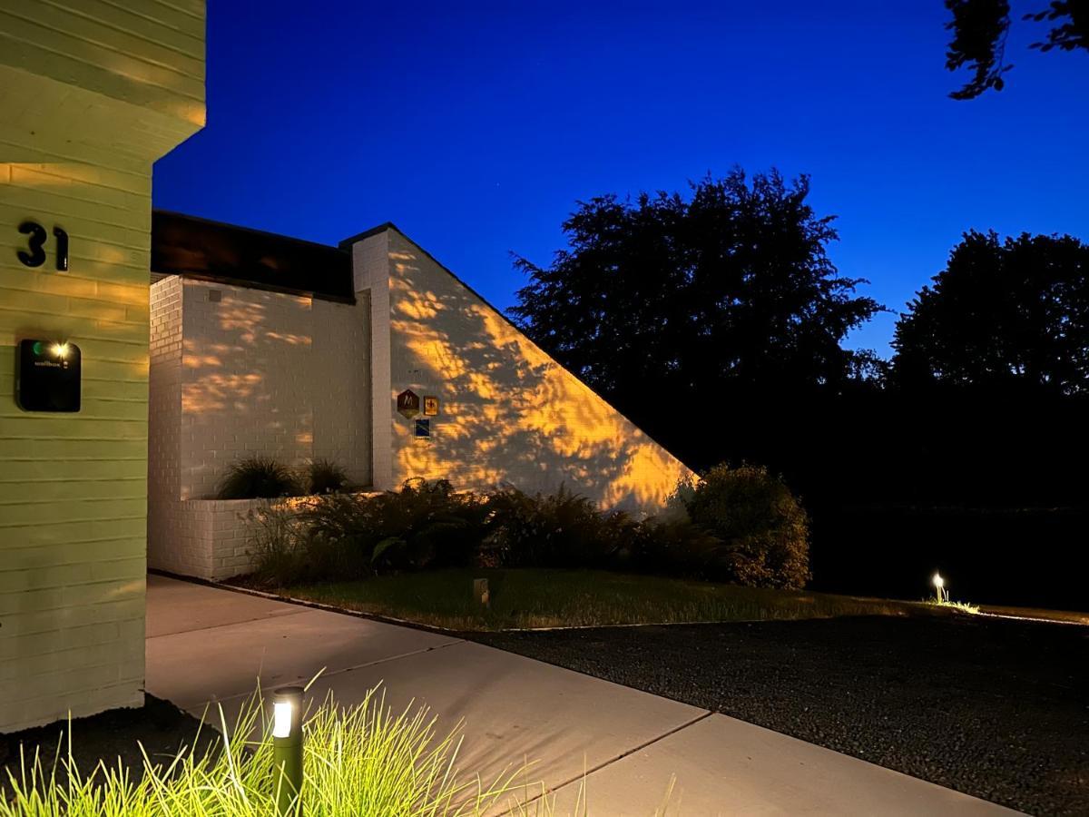 Sakura Lodging Bossut-Gottechain Bagian luar foto
