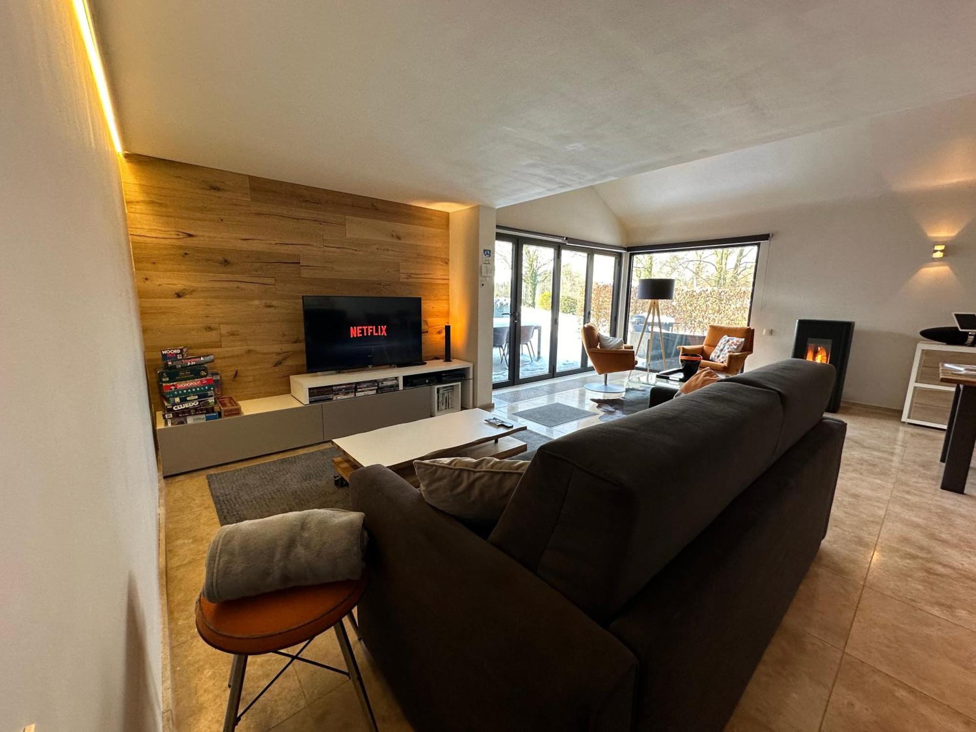 Sakura Lodging Bossut-Gottechain Bagian luar foto