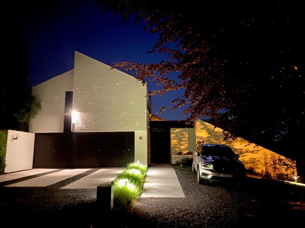 Sakura Lodging Bossut-Gottechain Bagian luar foto
